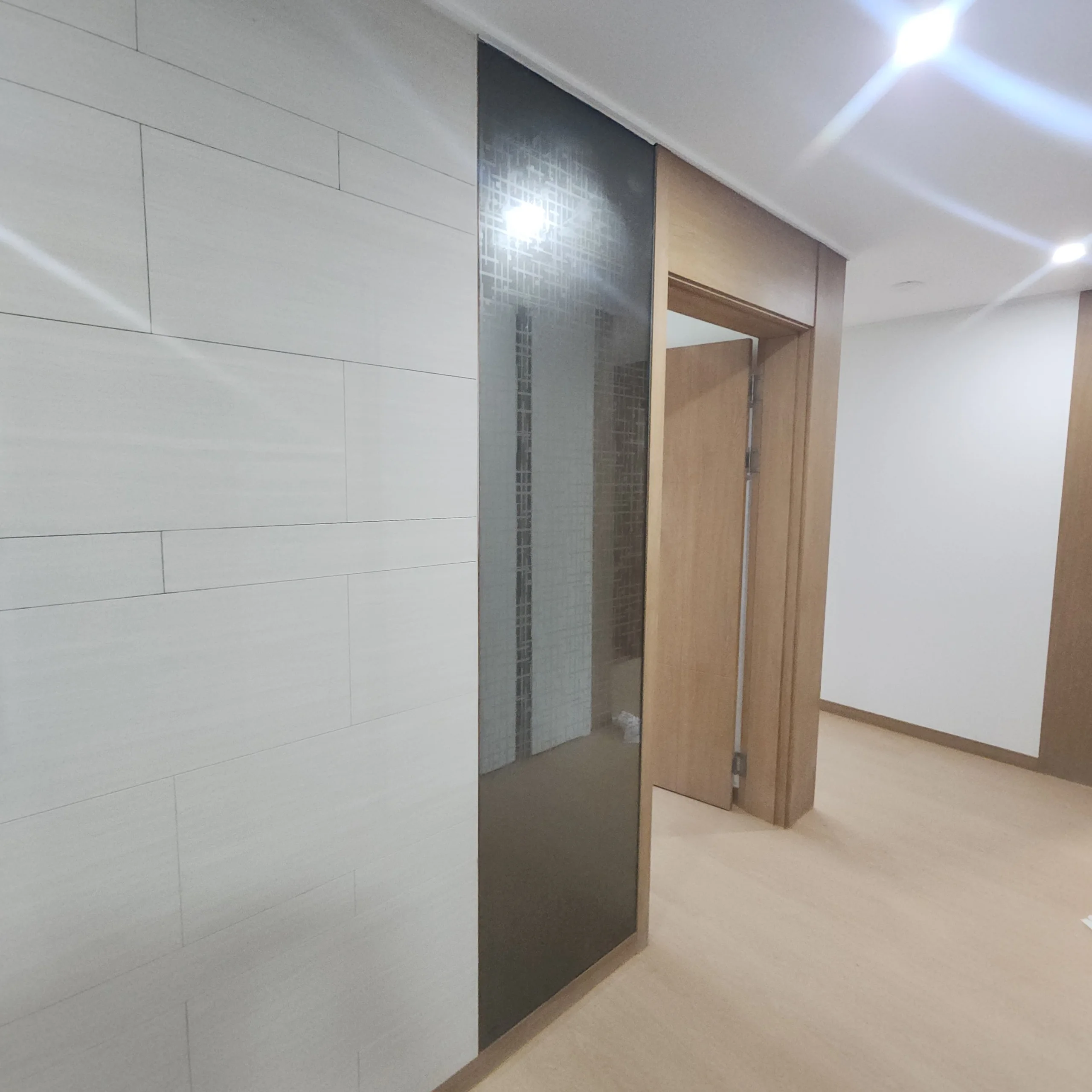 기존 벽면 거울 교체 시공 시공사례